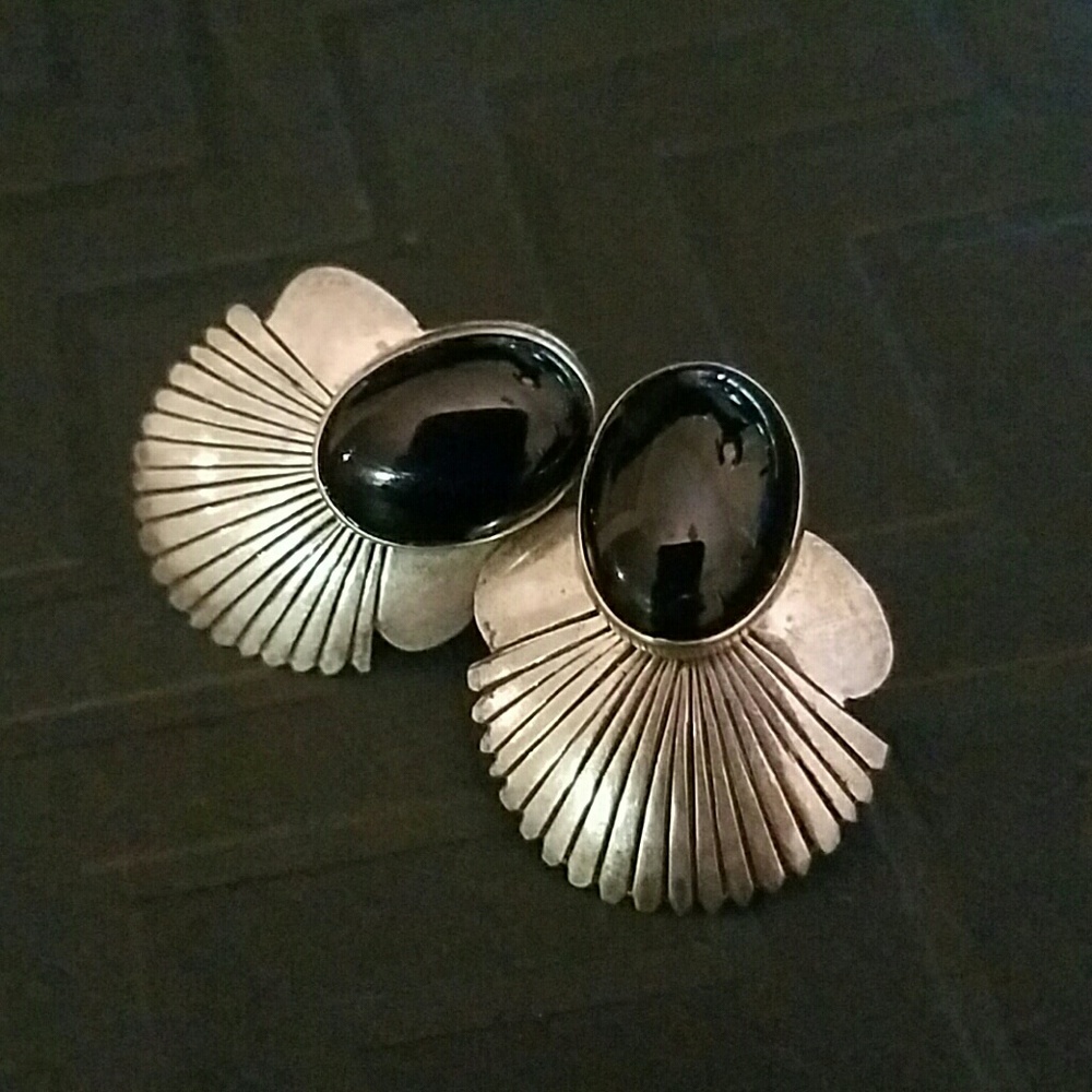 Vintage native onyx and sterling shell earrings